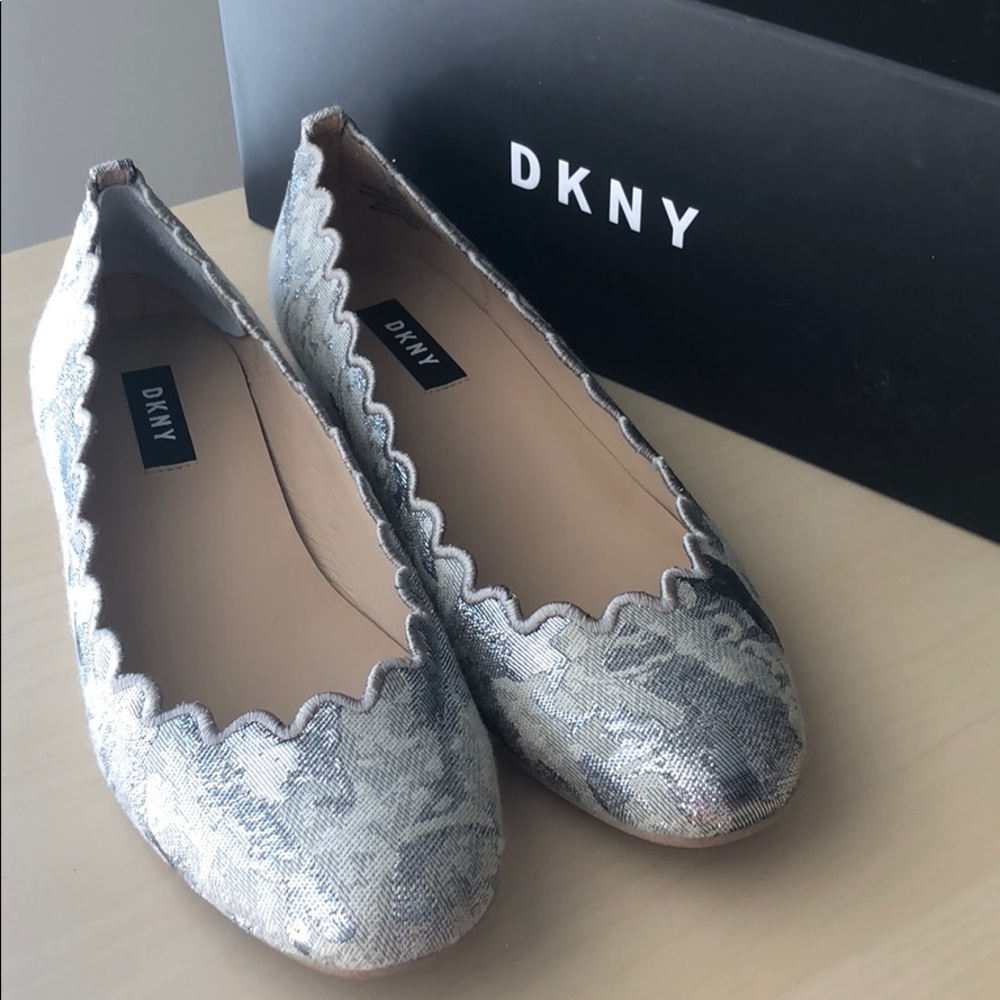 DKNY Willow Ballerina Metallic Floral Flats